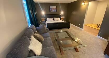 Close To Whyte University New Renovation