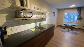 Kamar, 1 kamar tidur, patio, pemandangan kebun | Dapur pribadi