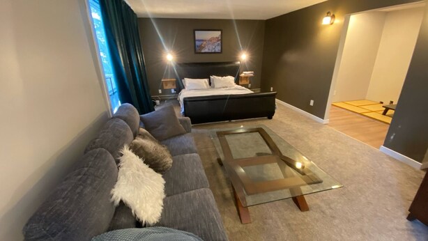 1 bedroom - Close To Whyte University New Renovati (Edmonton)