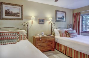 1 bedroom, iron/ironing board, travel cot, free WiFi - Cozy Double Room | St. James Place, Beaver Creek (Beaver Creek)