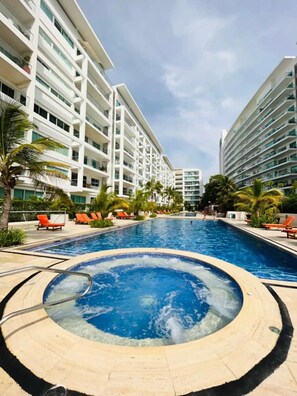 Outdoor pool - Apartamento en Cartagena de Indias, Edificio Morros 3 (Cartagena)