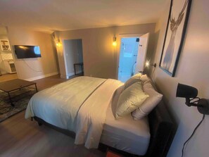 Room, 1 Bedroom, City View