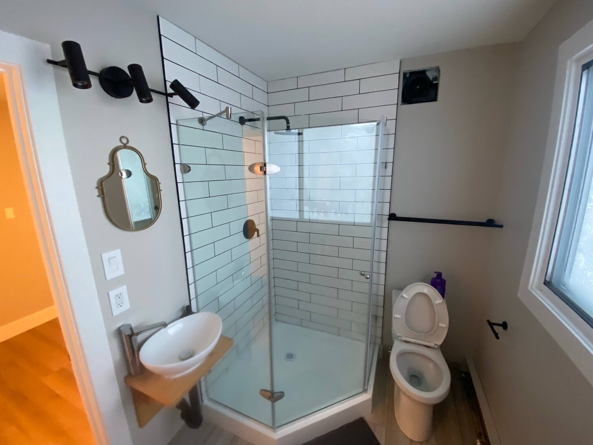 Kamar, 1 kamar tidur, pemandangan kota | Shower kamar mandi