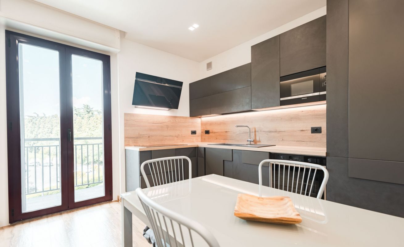 雪櫃、爐具、洗碗機、廚房用具/餐具/器皿