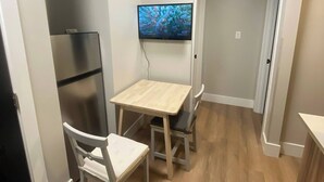 Leilighet, 2 soverom, terrasse, hageutsikt | Innvendig