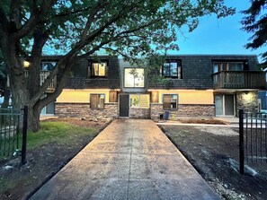 Apartment, 2 Bedrooms, Patio, Garden View | Exterior - Central 2br Near Unveristy And Whyte Ave (Edmonton)