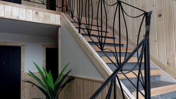 Apartment, 2 Bedrooms, Patio, Garden View | Interior