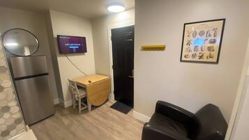 Room, 2 Bedrooms | Interior