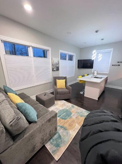 Chic, quiet and comfy apartment.