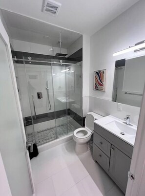 Shower, hair dryer - Chic, quiet and comfy apartment. (Livingston)