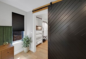 Interior - Eugene Evergreen Escape by Les Chalets Stays is a fully renovated home perfect for your crew! Game room, play house, sauna, outdoor entertaining space and huge back yard. (Eugene)