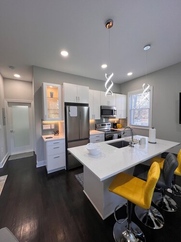 Peaceful and modern retreat