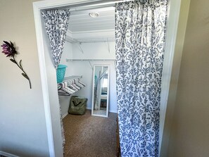 Interior - Charming Updated Farmhouse in Downtown Coeur d'Alene Close to Everything (Coeur d'Alene)