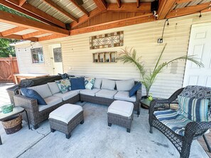 Terrace/patio - Charming Updated Farmhouse in Downtown Coeur d'Alene Close to Everything (Coeur d'Alene)