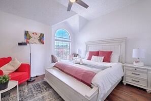 4 bedrooms, iron/ironing board, WiFi, bed sheets