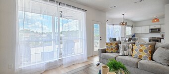 Spacious 4-bedroom house in peaceful Irving with WiFi, AC, Keyak fun