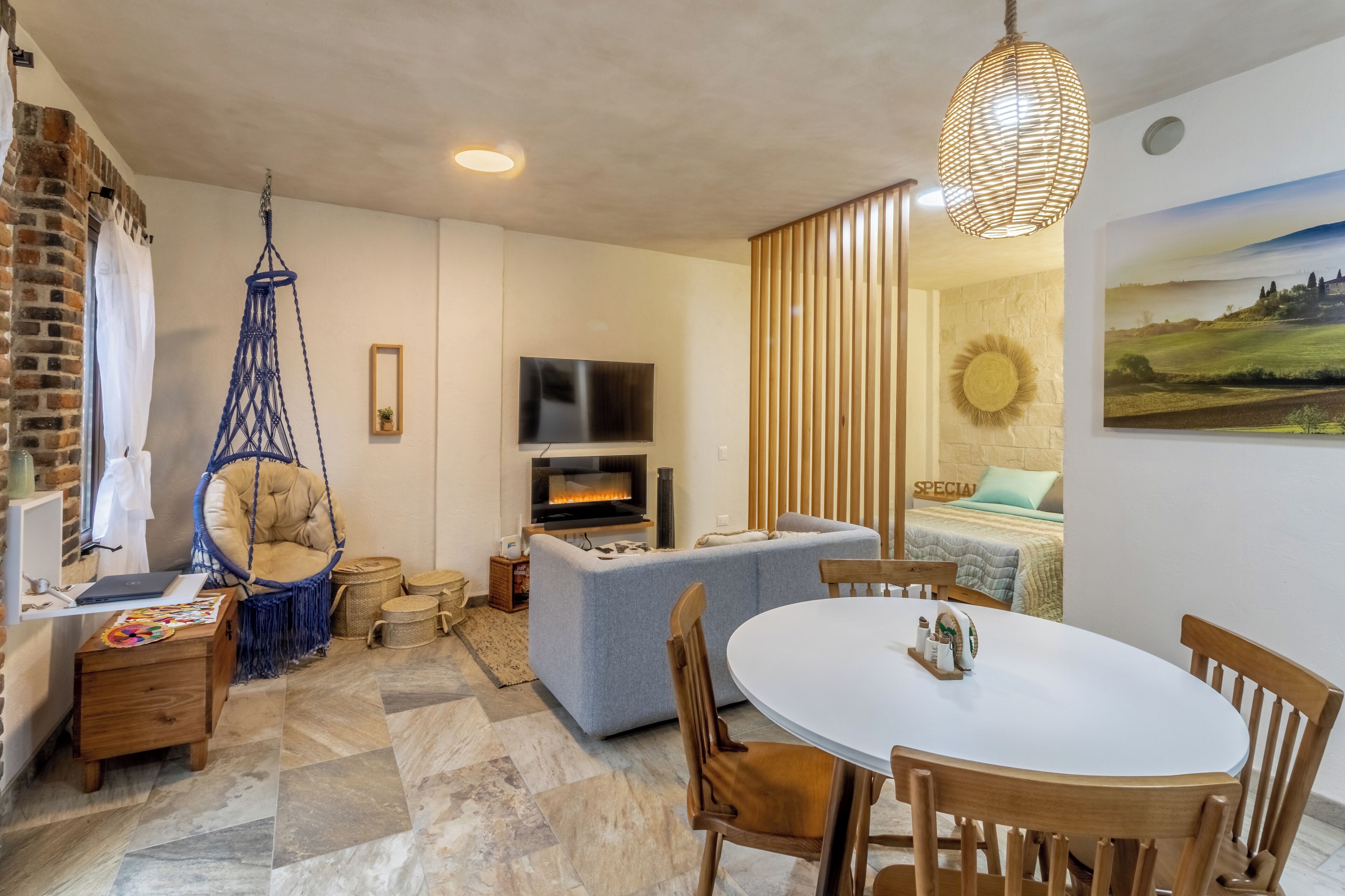 Departamento Confort, balcón, vista a la ciudad | Comedor