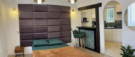 1 dormitorio, tabla de planchar con plancha, wifi gratis y ropa de cama