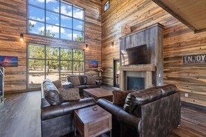 Smart-TV, Kamin, Videospiele