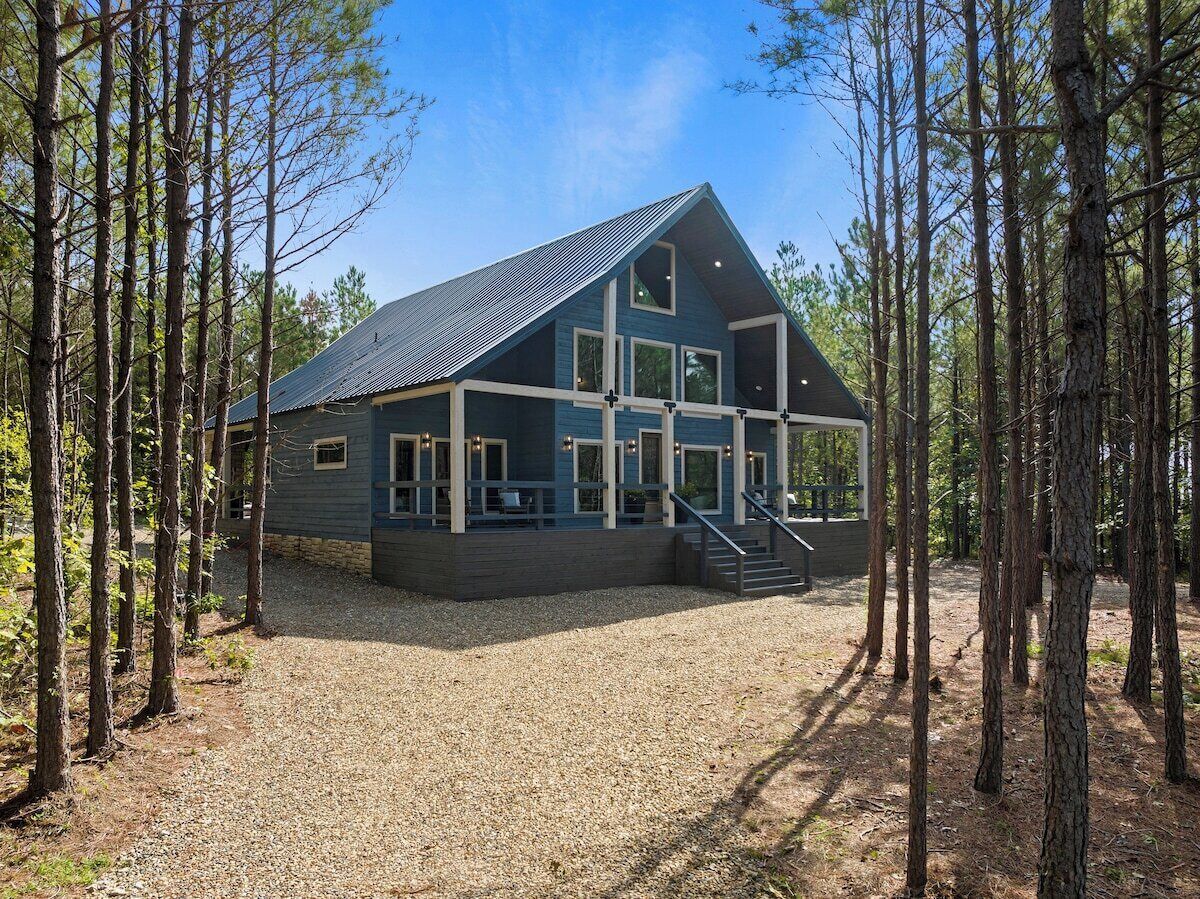 Zip Line, Treehouse Playset, Hot Tub, Arcade Games