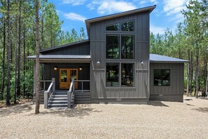 Exterior - Air Hockey, Tons of Games, Pets, Between 2 Pines (Broken Bow)