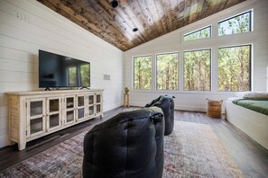 Interior - Air Hockey, Tons of Games, Pets, Between 2 Pines (Broken Bow)