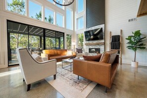 Smart TV, chimenea, videojuegos y biblioteca musical