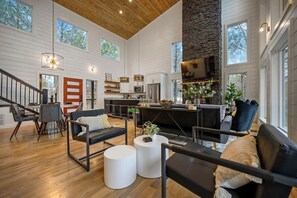 Smart-TV, Kamin, Videospiele