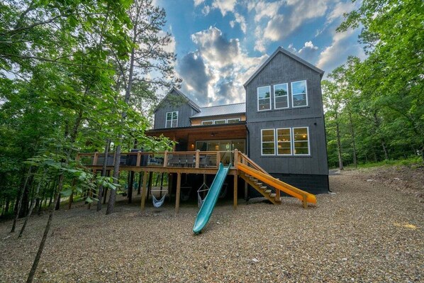 Exterior - 2 Slides Off Deck, Foosball, Pets, Let It Slide (Broken Bow)