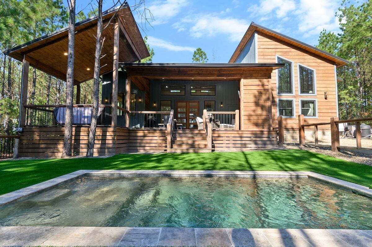 Seasonal Private Swimming Pool, Hot Tub, Fire Pit