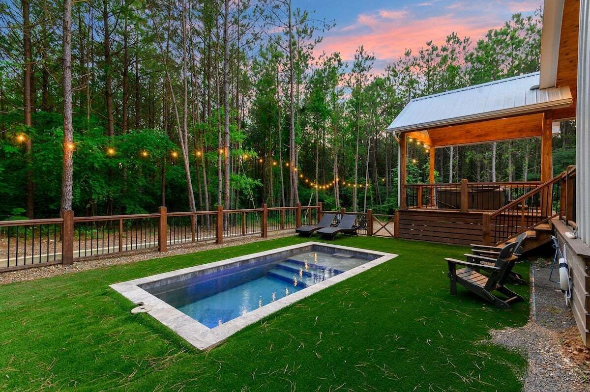 Heated Private Swimming Pool, Hot Tub, Fire Pit