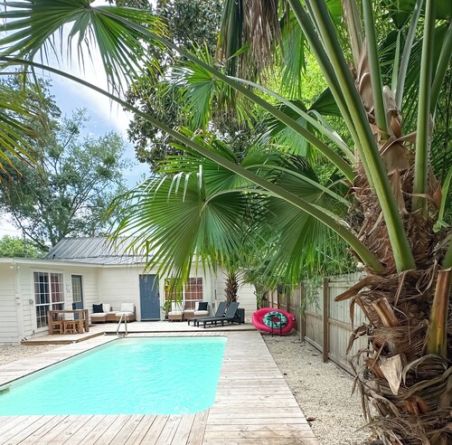 The Haven - Downtown OS with Pool & Pool House!