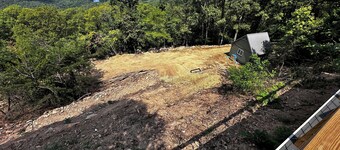 COZY CABIN. One room cabin with loft. Great sunsets & river view before Spring!