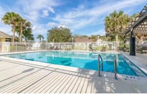 Pool - Spacious 5-bedroom house in awesome Davenport with WiFi and AC (Davenport)