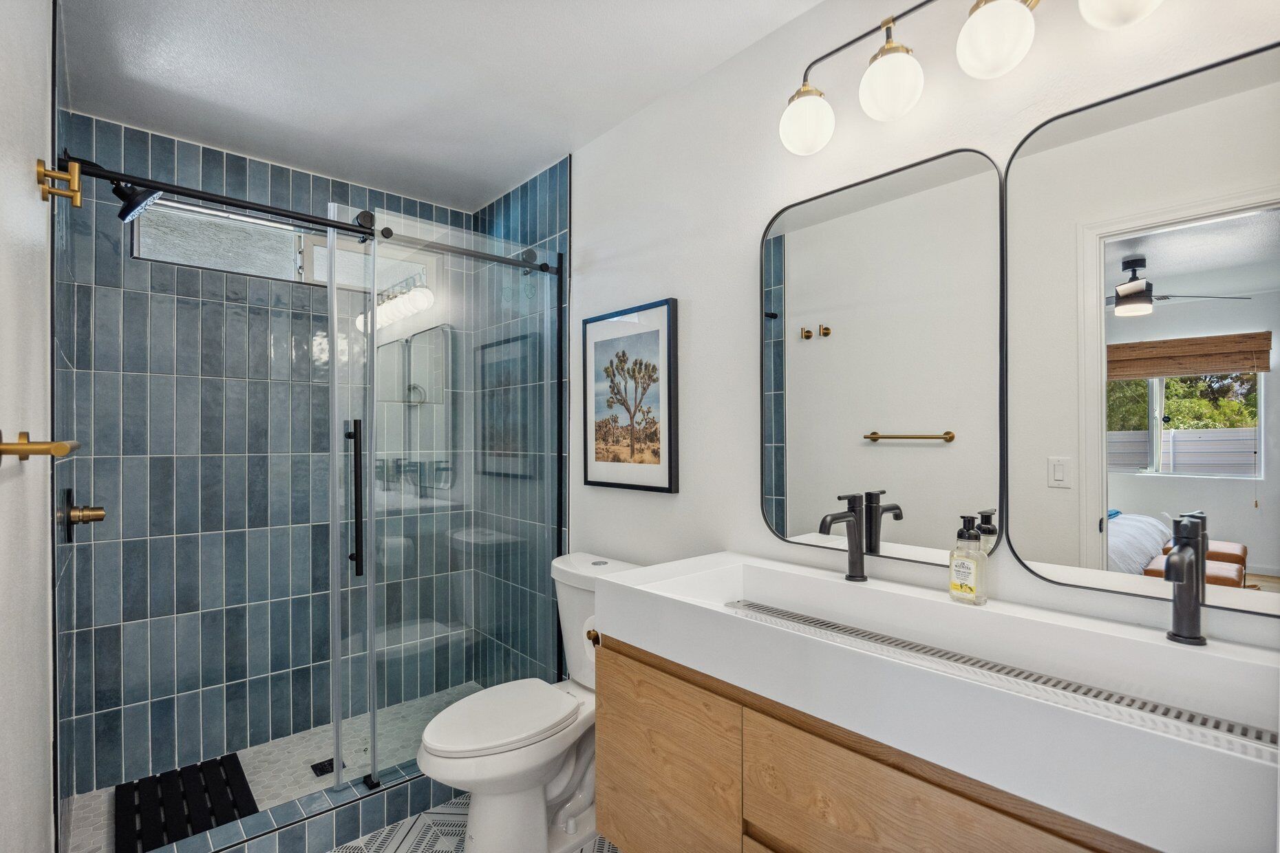 Shower, towels