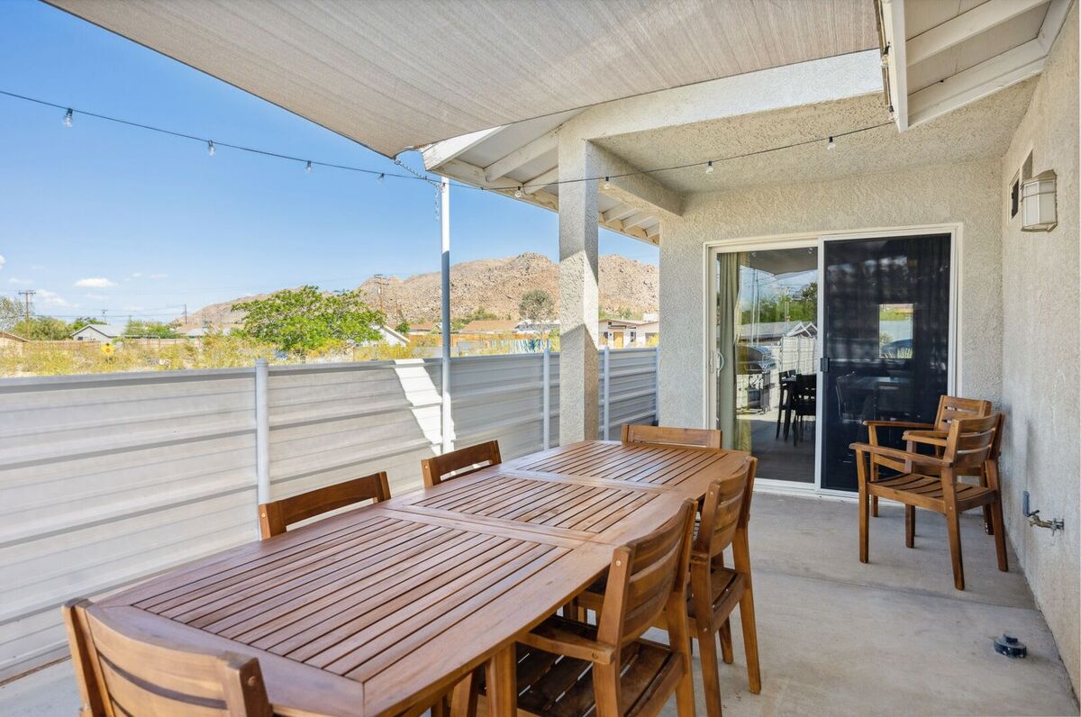 Outdoor dining