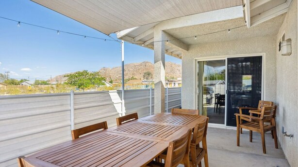 Outdoor dining - Tangerine House: Close to Downtown JT, Hot Tub & Game Room (Joshua Tree)