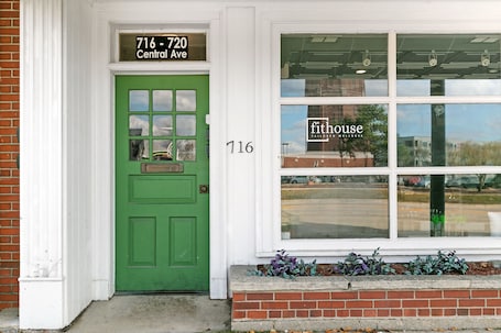 Exterior detail. Chic Studio in Downtown Highland Park near Metra