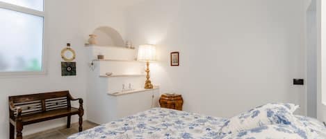 1 habitación, tabla de planchar con plancha, wifi y ropa de cama
