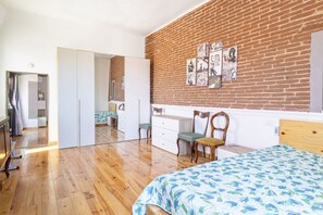 1 室のベッドルーム、WiFi、ベッドシーツ