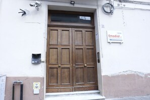 Exterior detail - Salerno Bright & Comfortable Studio (Salerno)