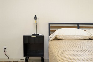4 habitaciones, escritorio, wifi y ropa de cama 