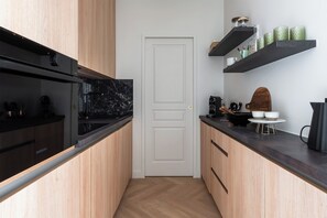 Fridge, oven, dishwasher, coffee/tea maker - Appartement Aulne - Welkeys (Paris)