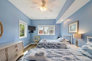 4 bedrooms, free WiFi, bed sheets, wheelchair access - Taylor House by Carolina Getaway - 4BR/3BA Home w/ Intracoastal & Ocean Views (Wrightsville Beach)