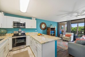 Interior - Gorgeous Remodel, BEST location! KAKC206 (Kihei)
