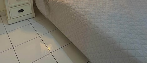 1 bedroom, iron/ironing board, travel cot, WiFi