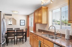 Fridge, microwave, oven, stovetop - NEW Old Town Oasis, Putting Green, Walk to Downtown (Scottsdale)