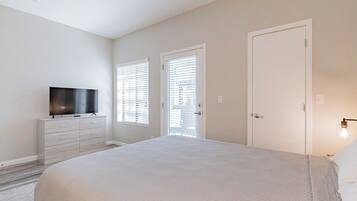 3 bedrooms, desk, iron/ironing board, WiFi