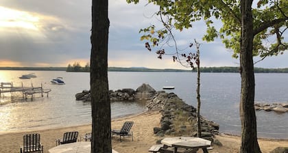 Guest Cottage on an Estate Property w/330 ft waterfront, & 3 sandy beaches.