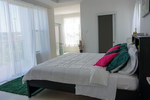 3 عدّة غرف نوم ومكواة/لوح كي وواي فاي وملاءات أسرّة